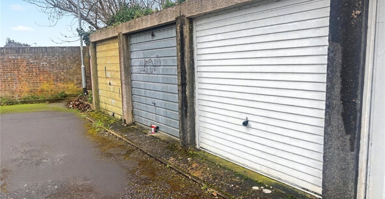 3 bedroom house for sale in Rainham | Robinson Michael & Jackson