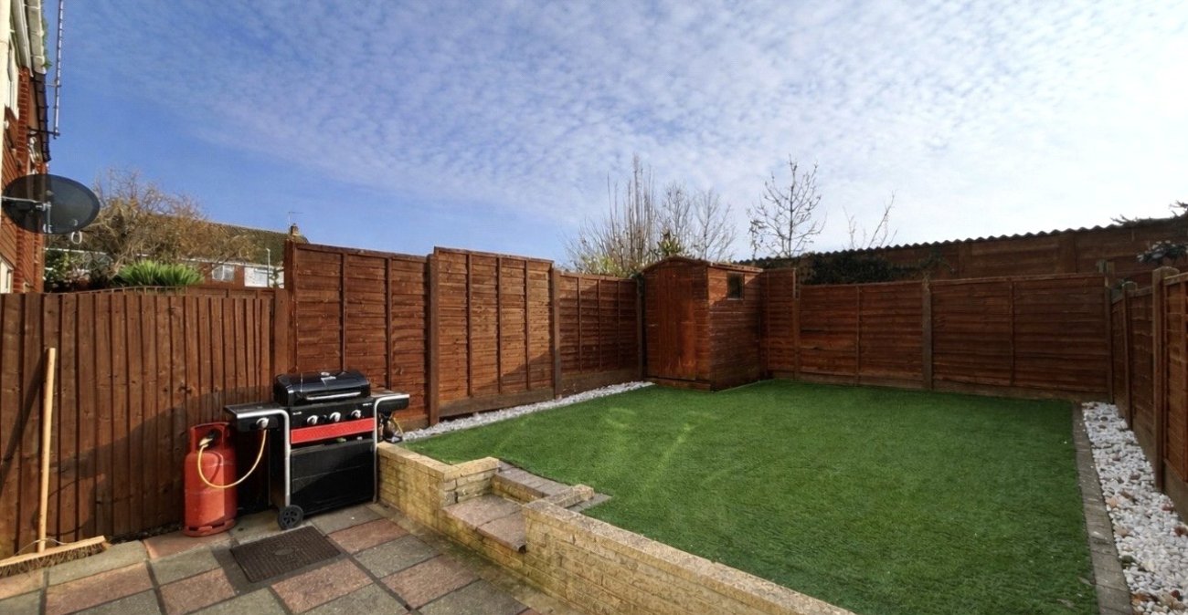 3 bedroom house for sale in Rainham | Robinson Michael & Jackson