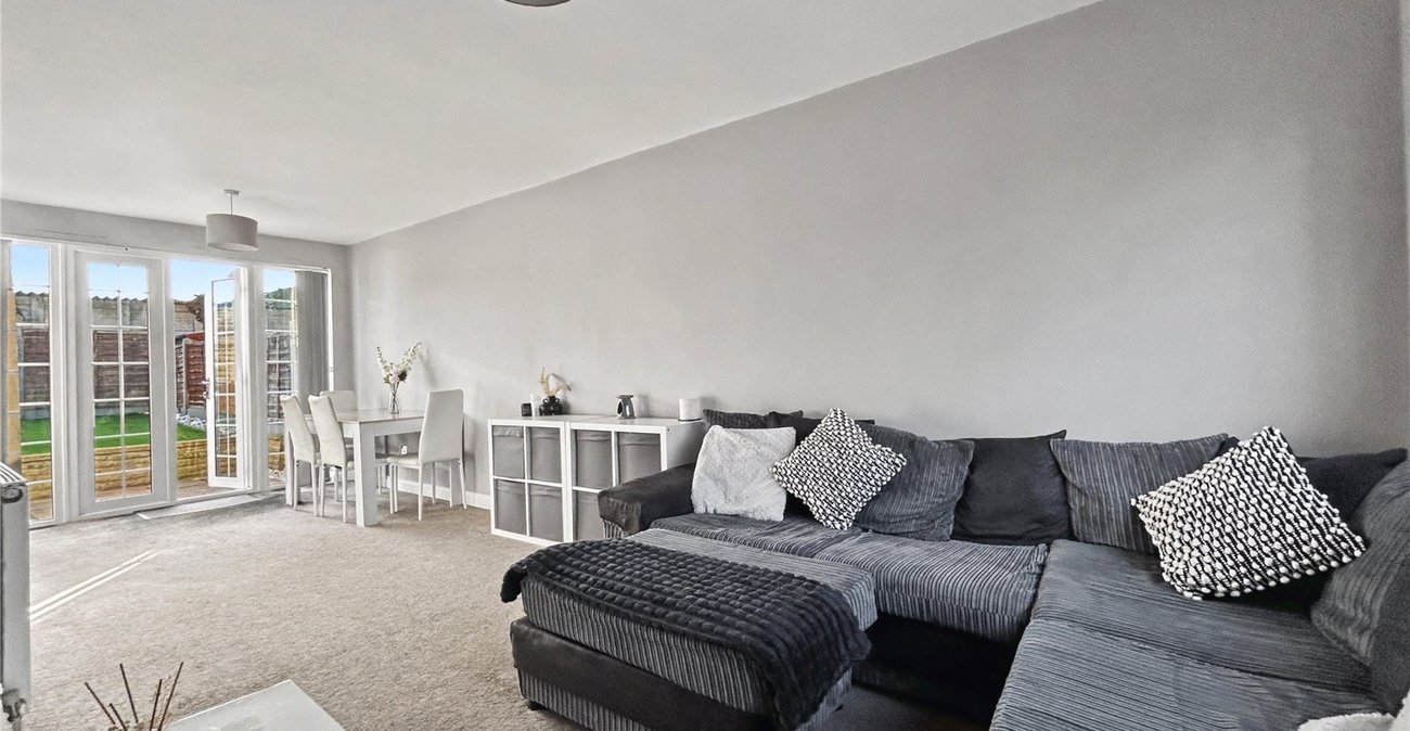 3 bedroom house for sale in Rainham | Robinson Michael & Jackson