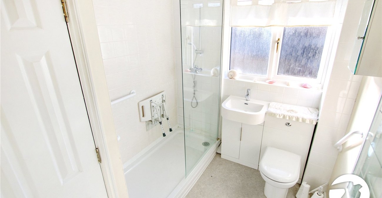 3 bedroom house for sale in London | Robinson Jackson