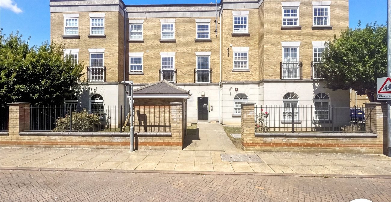 2 bedroom property for sale in Maidstone | Robinson Michael & Jackson