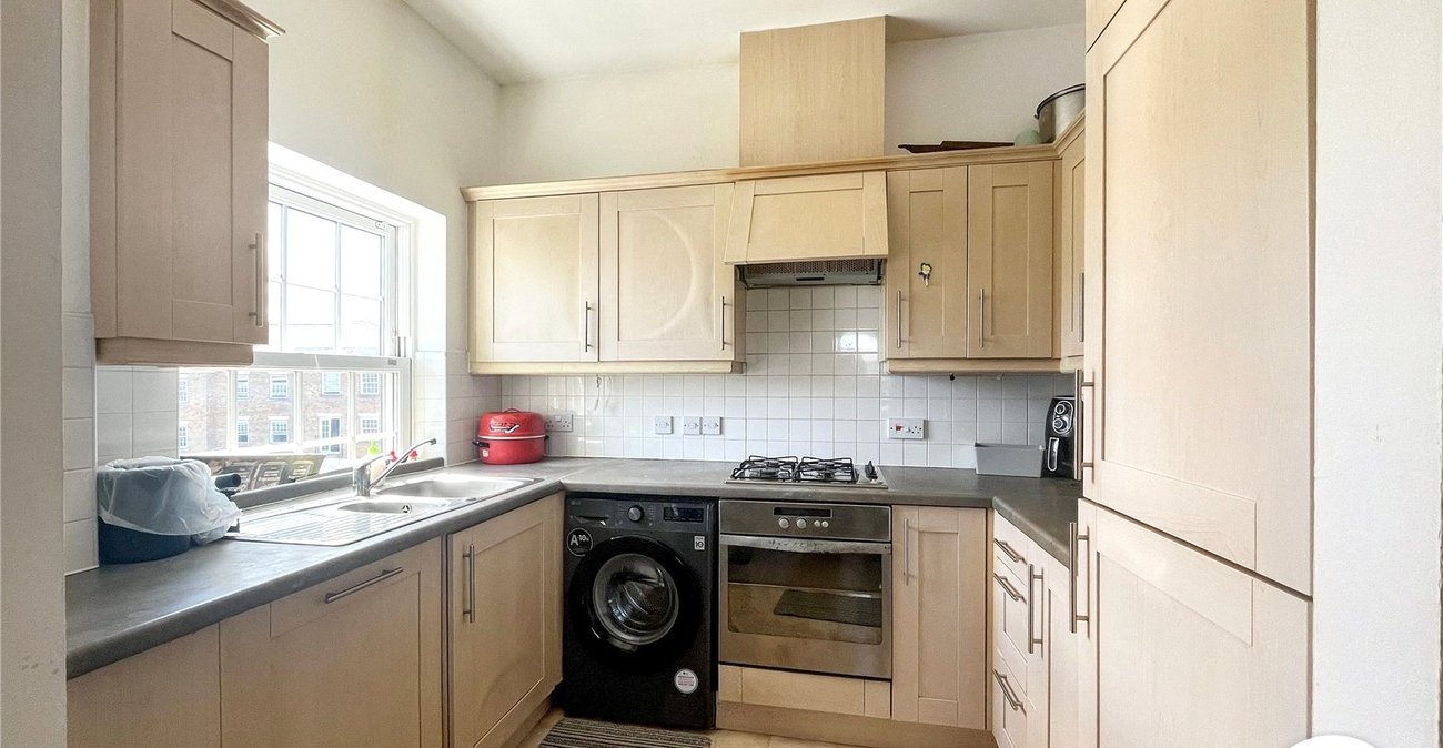 2 bedroom property for sale in Maidstone | Robinson Michael & Jackson