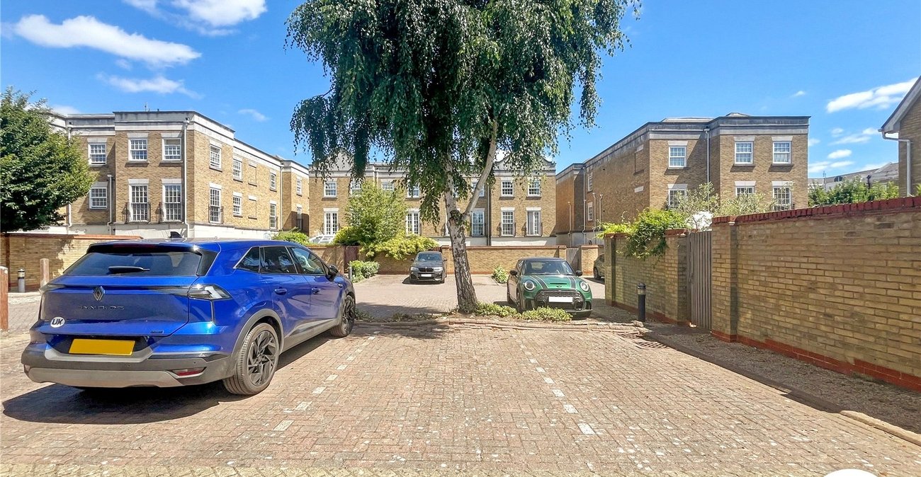 2 bedroom property for sale in Maidstone | Robinson Michael & Jackson