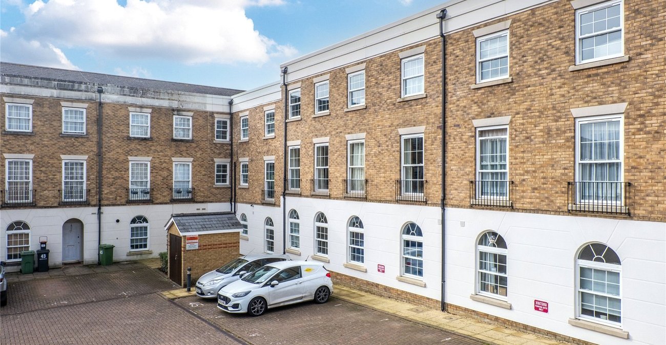 2 bedroom property for sale in Maidstone | Robinson Michael & Jackson