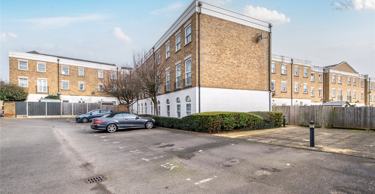 2 bedroom property for sale in Maidstone | Robinson Michael & Jackson