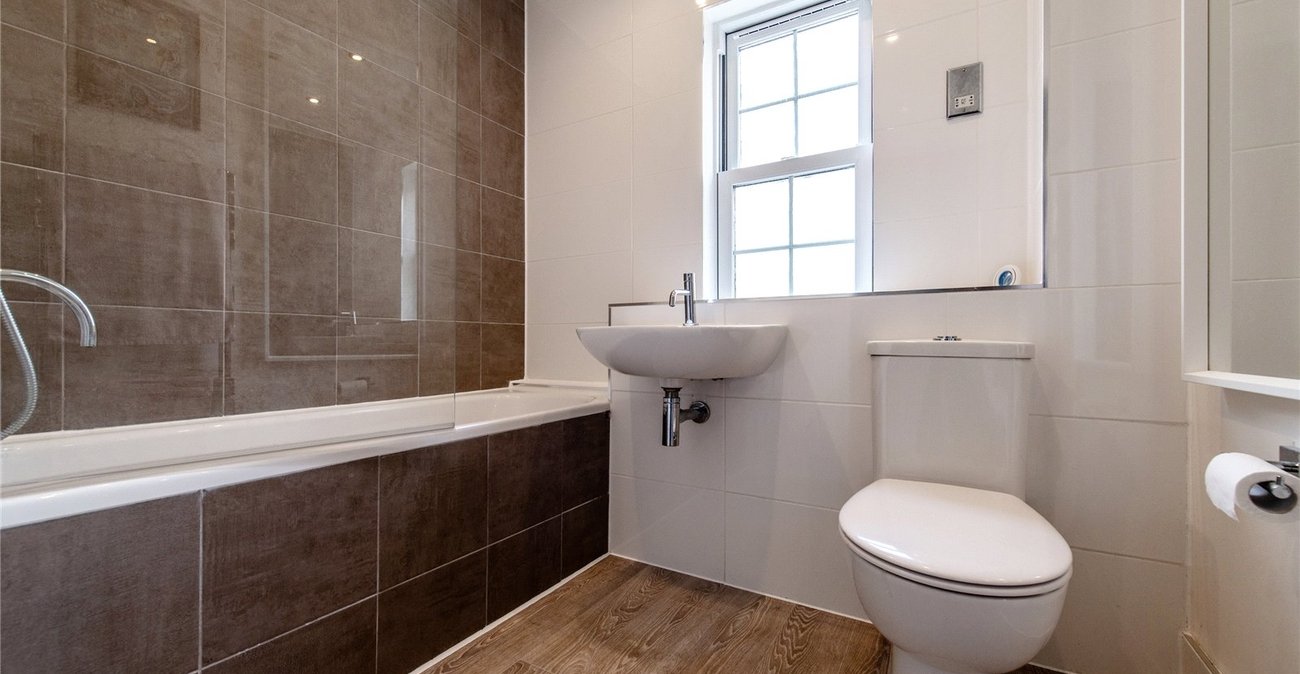 2 bedroom property for sale in Maidstone | Robinson Michael & Jackson