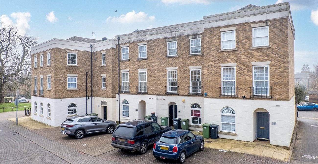 2 bedroom property for sale in Maidstone | Robinson Michael & Jackson