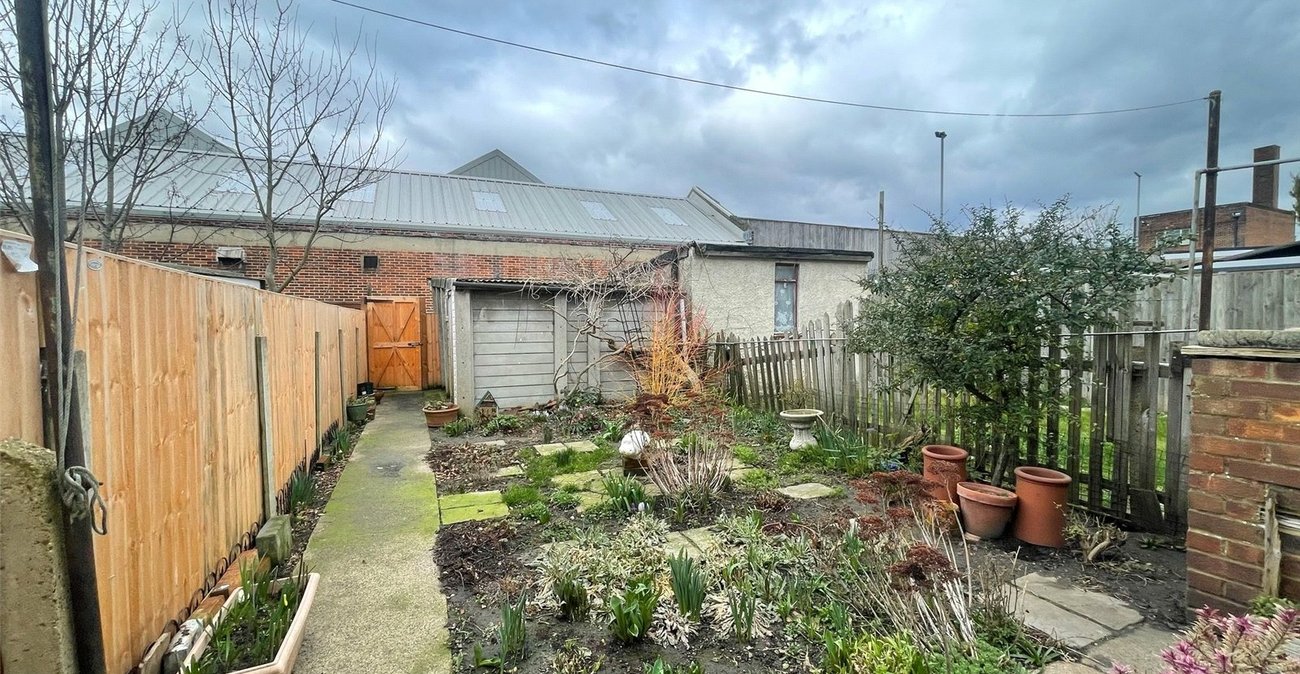 2 bedroom house for sale in Northfleet | Robinson Michael & Jackson