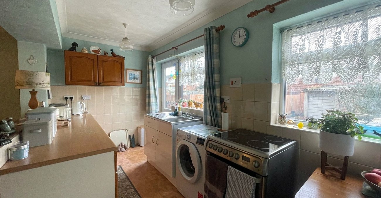 2 bedroom house for sale in Northfleet | Robinson Michael & Jackson