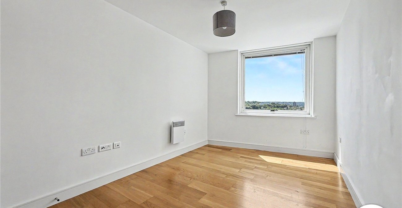 1 bedroom property for sale in Chatham Quays | Robinson Michael & Jackson