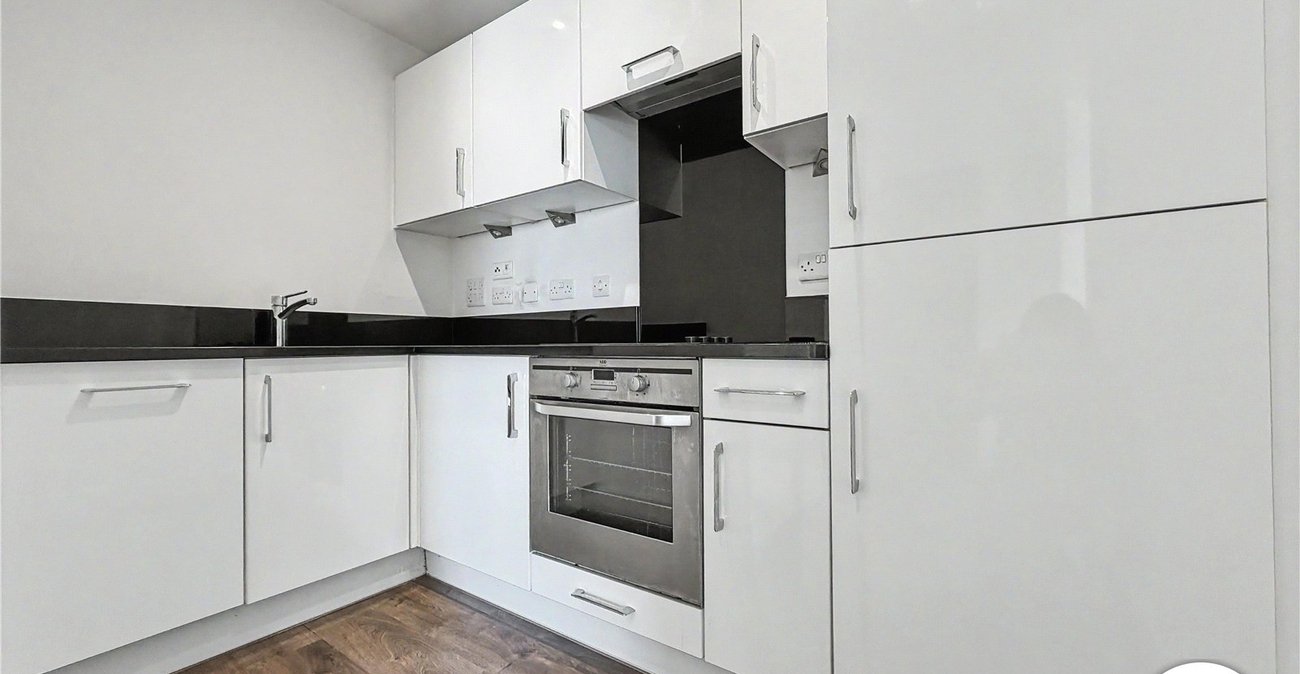 1 bedroom property for sale in Chatham Quays | Robinson Michael & Jackson