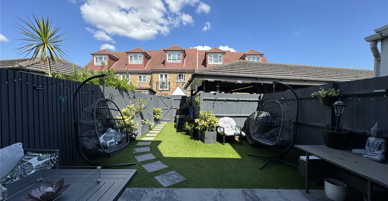 4 bedroom property for sale in Gillingham | Robinson Michael & Jackson