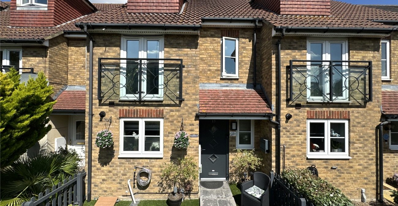 4 bedroom property for sale in Gillingham | Robinson Michael & Jackson