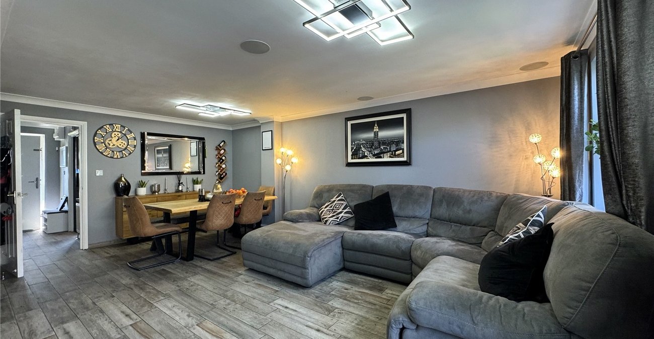 4 bedroom property for sale in Gillingham | Robinson Michael & Jackson