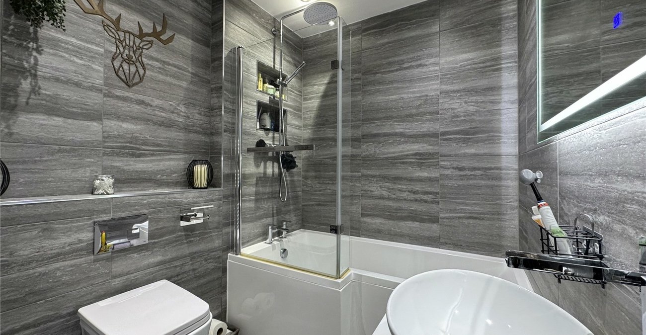 4 bedroom property for sale in Gillingham | Robinson Michael & Jackson