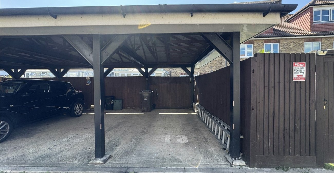 4 bedroom property for sale in Gillingham | Robinson Michael & Jackson