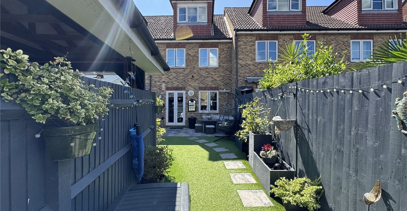 4 bedroom property for sale in Gillingham | Robinson Michael & Jackson