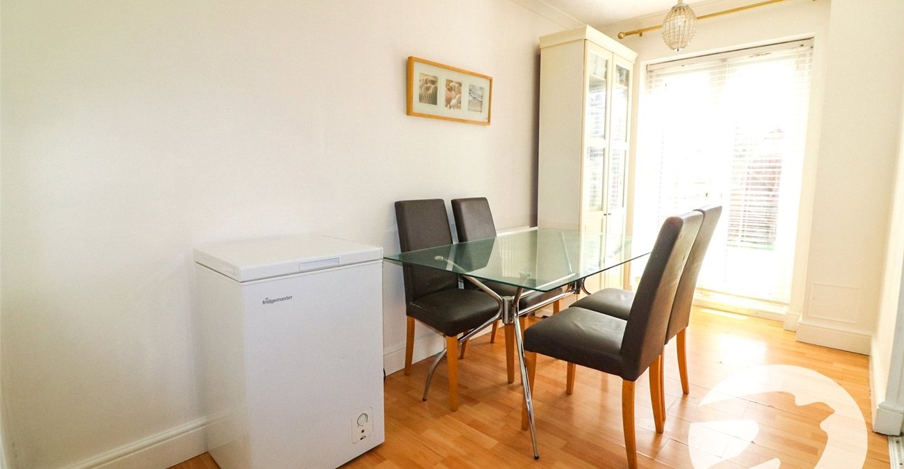 2 bedroom house for sale in Erith | Robinson Jackson