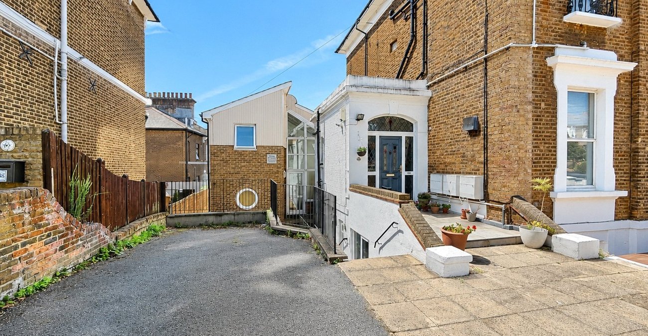 1 bedroom property for sale in Lewisham | Robinson Jackson