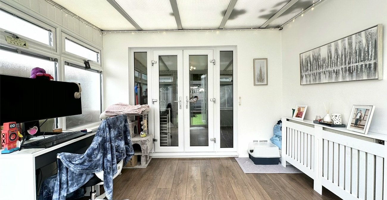 2 bedroom house for sale in Greenhithe | Robinson Jackson