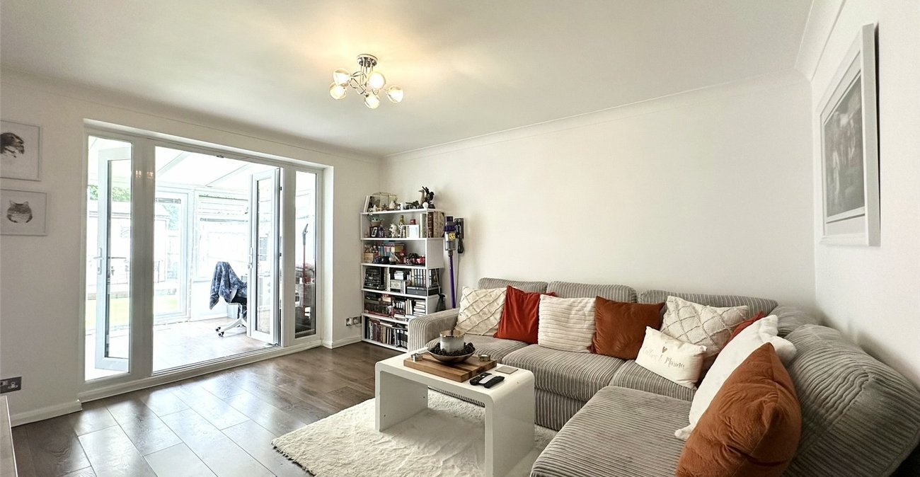 2 bedroom house for sale in Greenhithe | Robinson Jackson