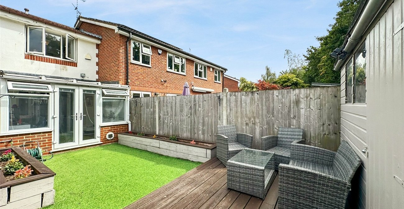 2 bedroom house for sale in Greenhithe | Robinson Jackson