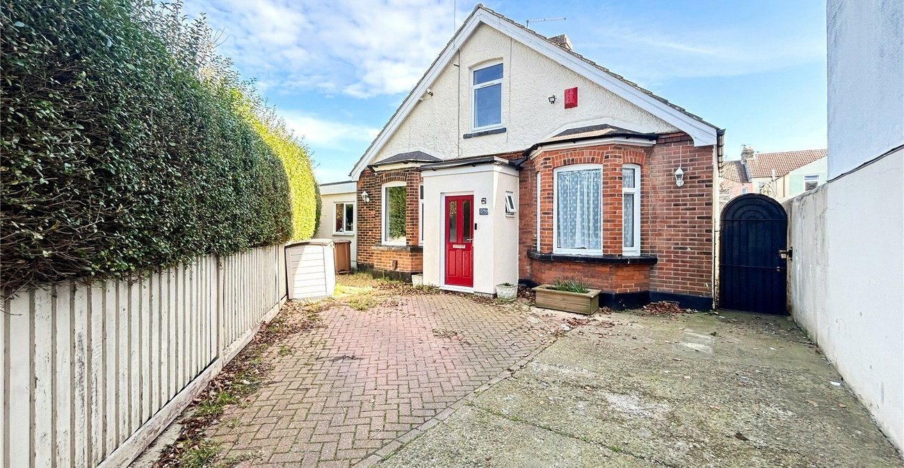4 bedroom property for sale in Gillingham | Robinson Michael & Jackson