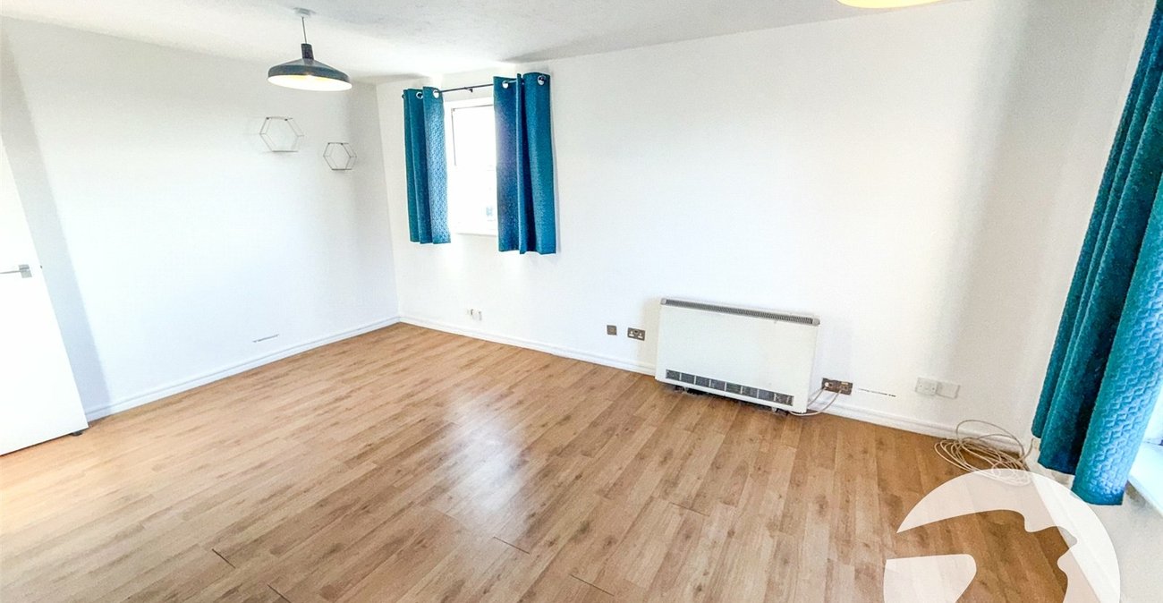 2 bedroom property for sale in London | Robinson Jackson