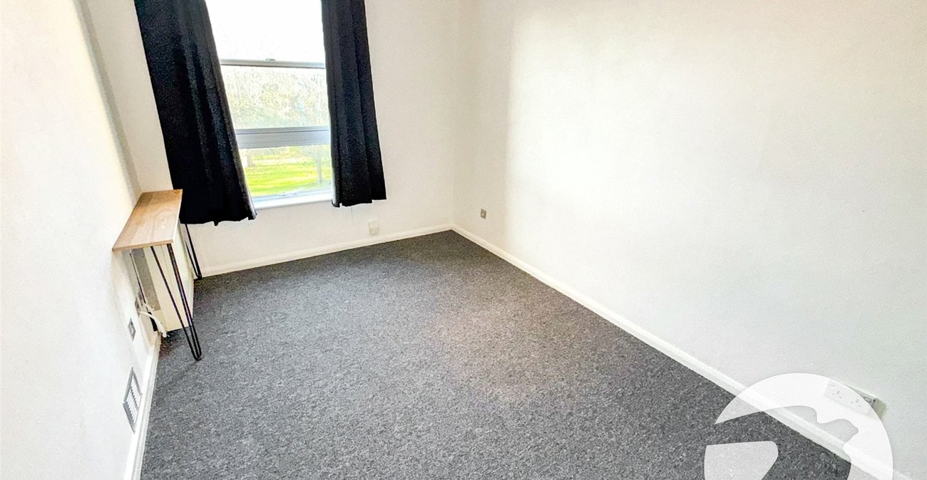 2 bedroom property for sale in London | Robinson Jackson