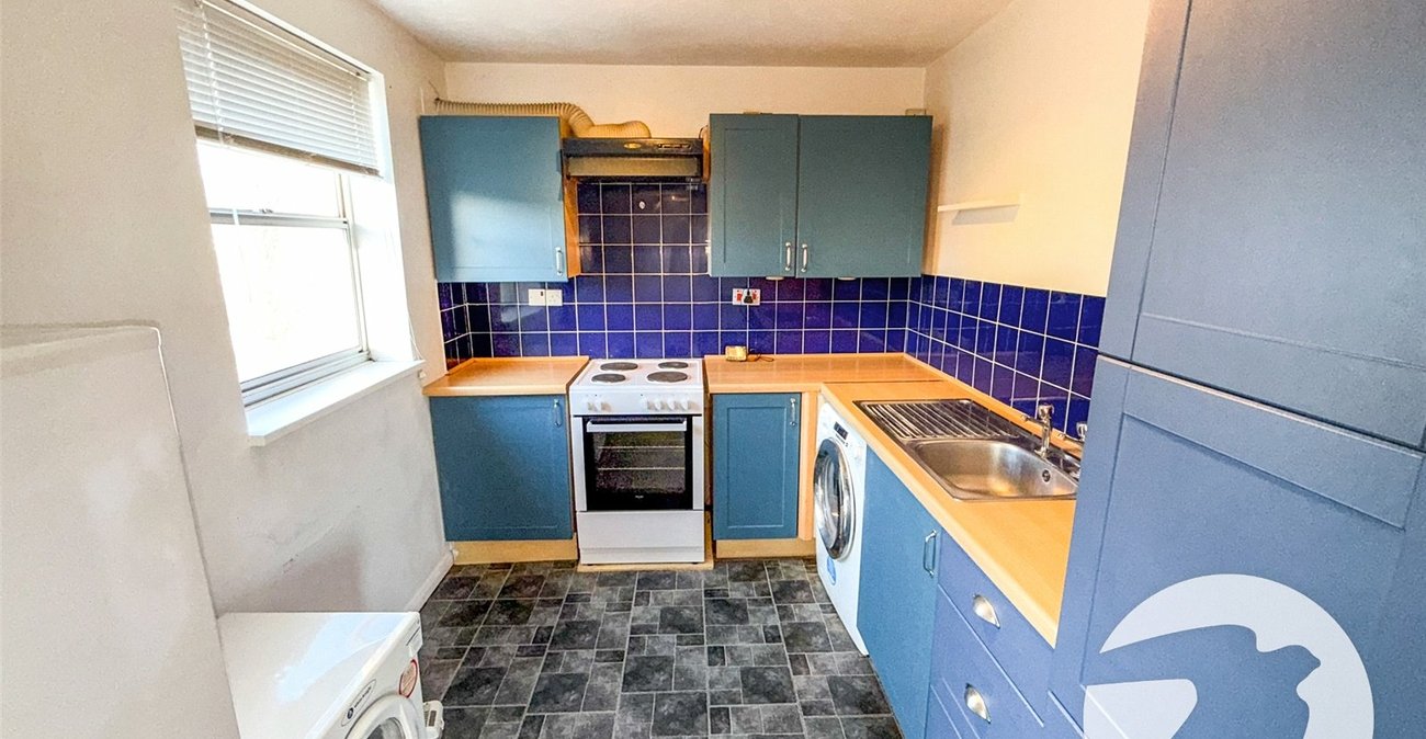 2 bedroom property for sale in London | Robinson Jackson