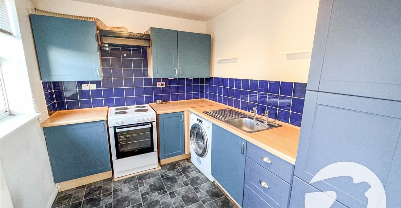 2 bedroom property for sale in London | Robinson Jackson