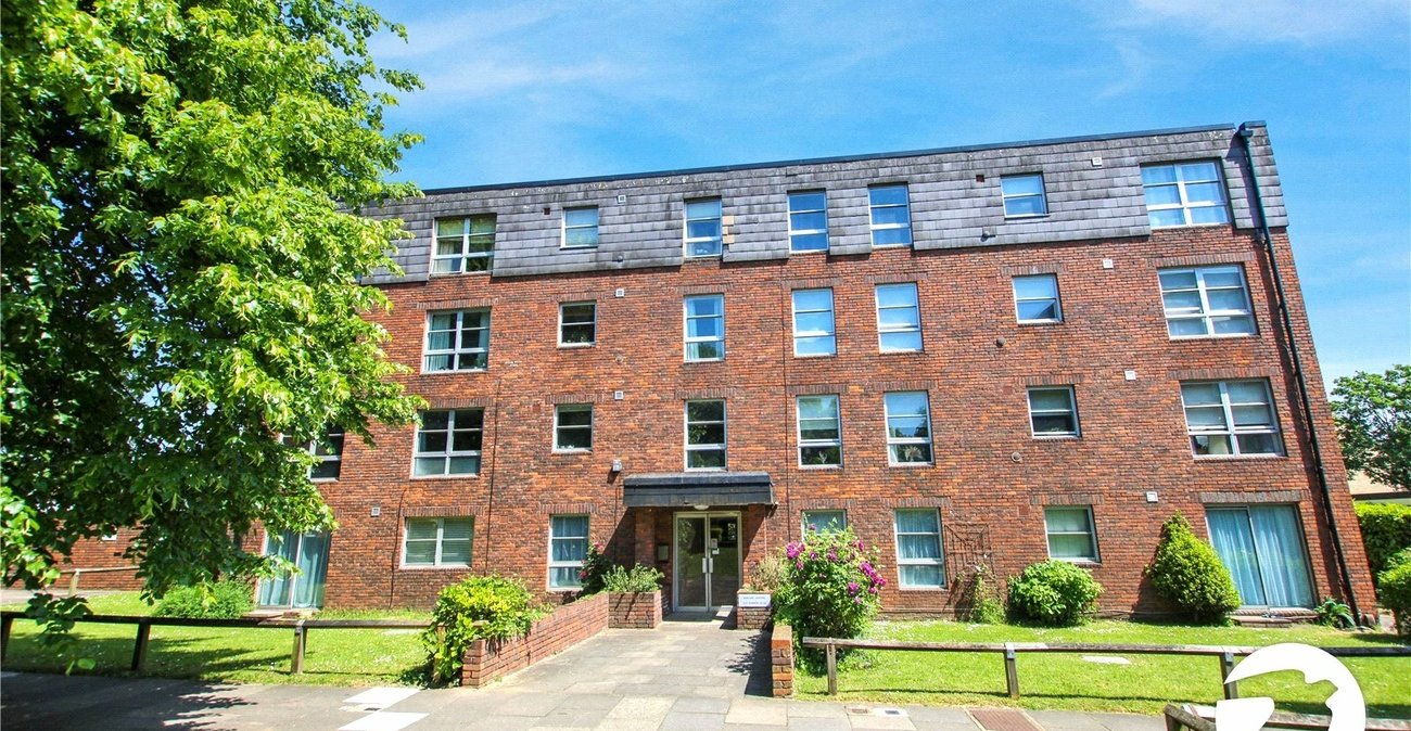 2 bedroom property for sale in London | Robinson Jackson