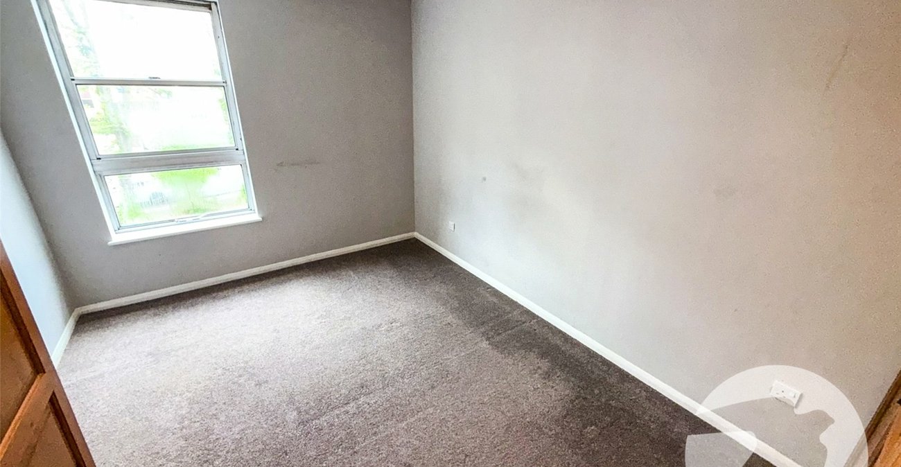 2 bedroom property for sale in London | Robinson Jackson