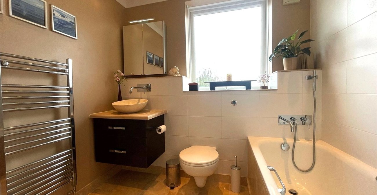 2 bedroom property for sale in South Welling | Robinson Jackson