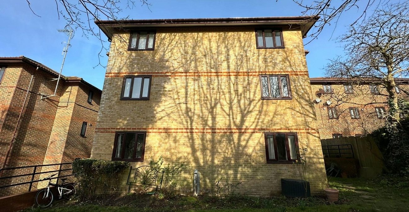 1 bedroom property for sale in London | Robinson Jackson