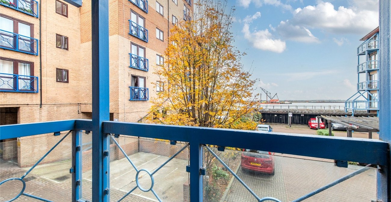 2 bedroom property for sale in West Street | Robinson Michael & Jackson