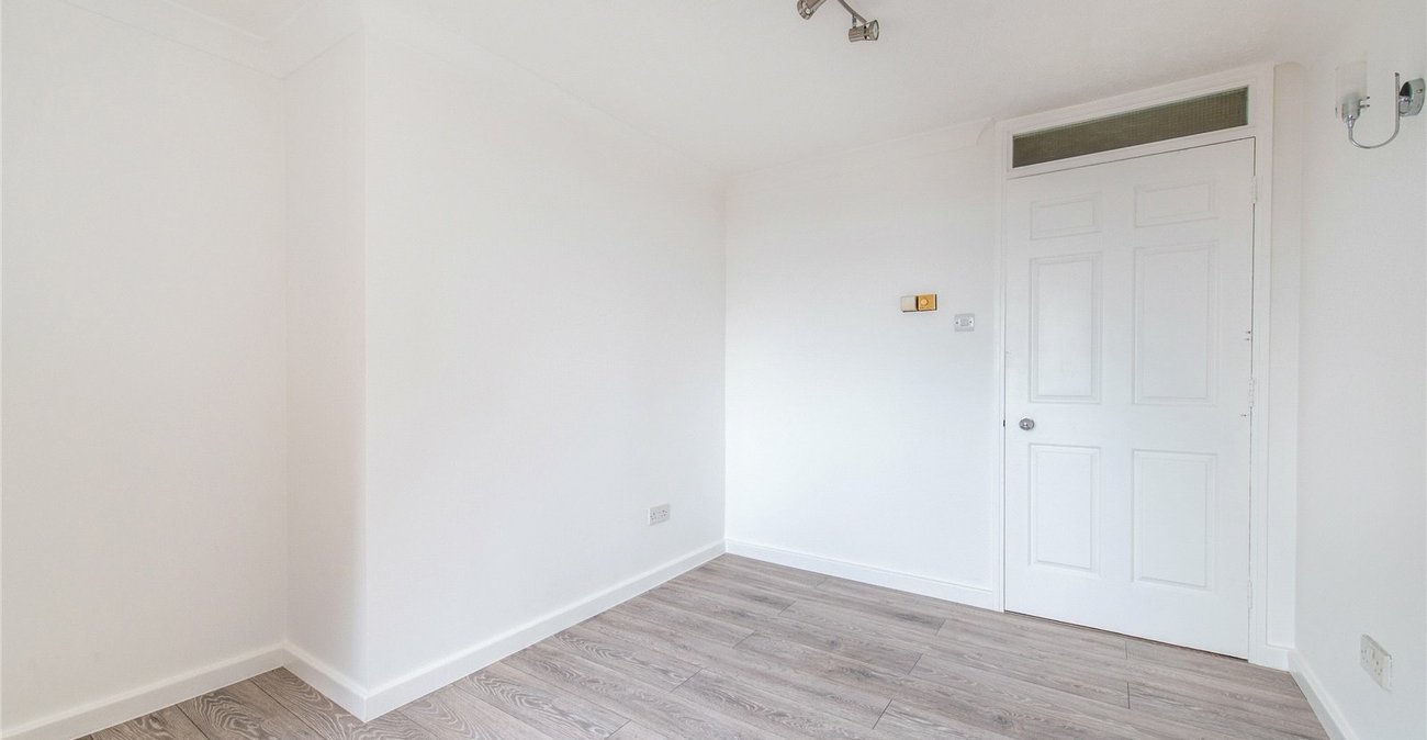 2 bedroom property for sale in West Street | Robinson Michael & Jackson