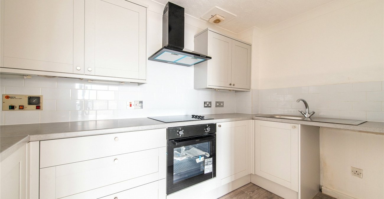 2 bedroom property for sale in West Street | Robinson Michael & Jackson