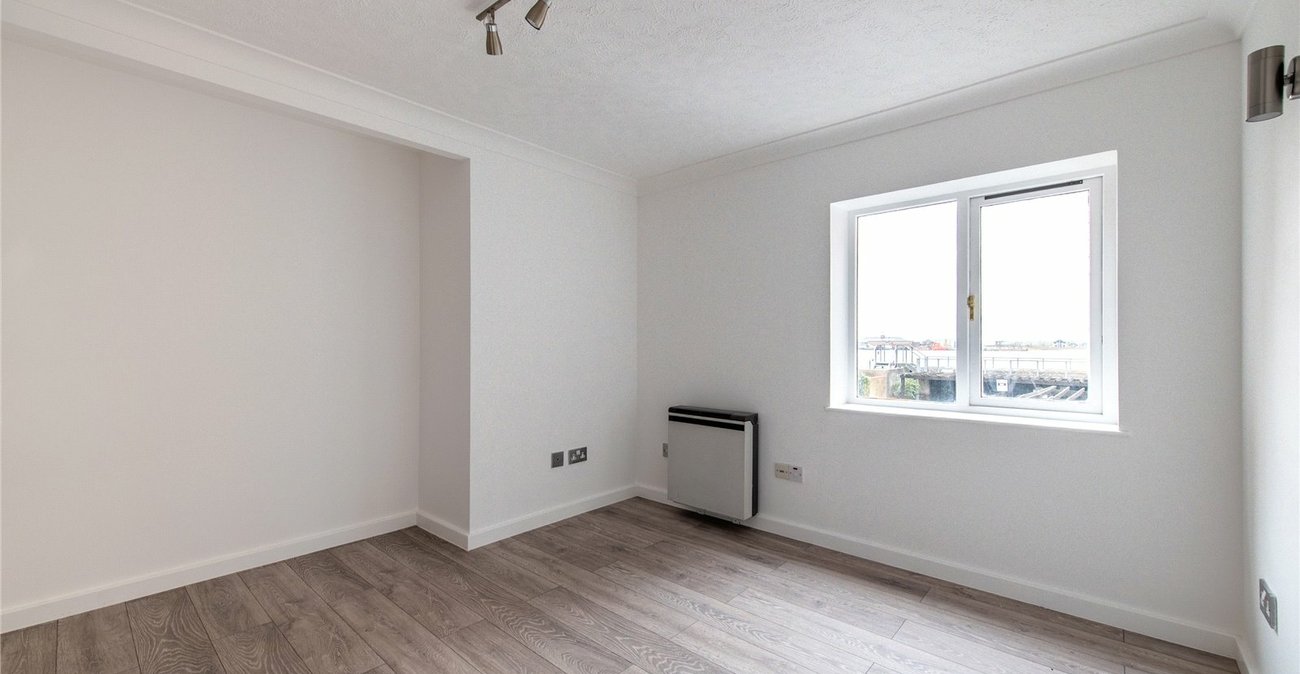 2 bedroom property for sale in West Street | Robinson Michael & Jackson