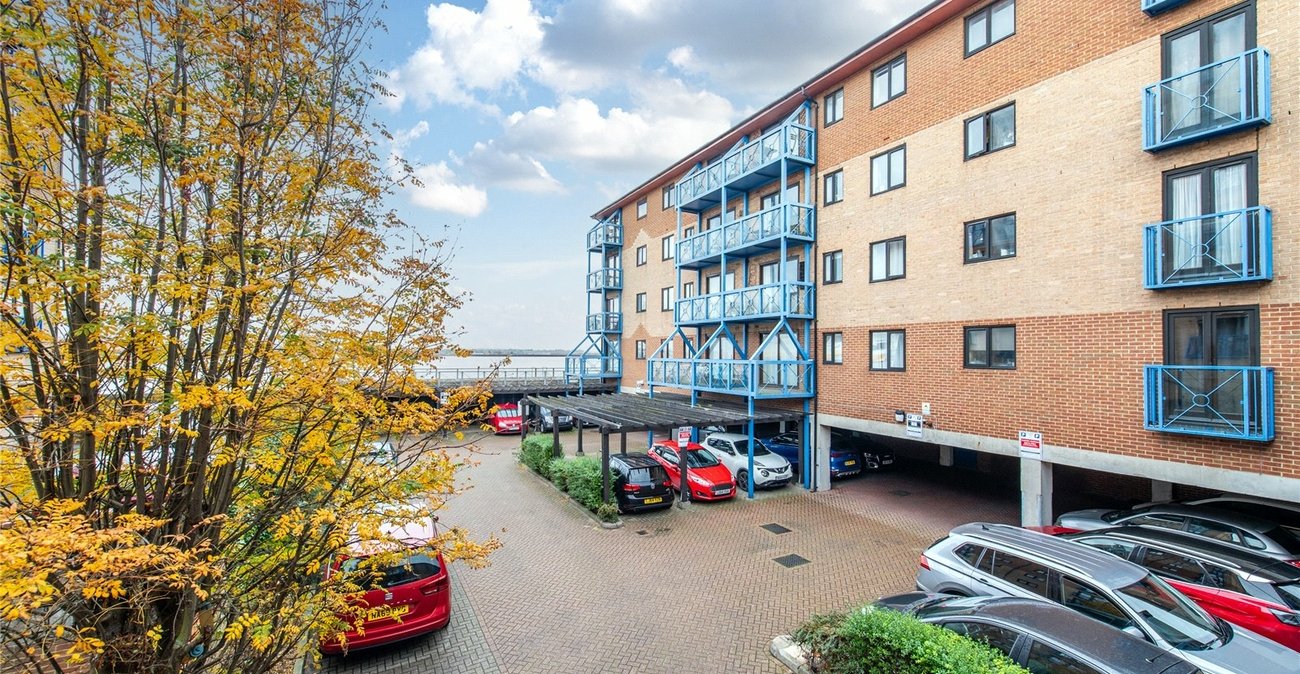 2 bedroom property for sale in West Street | Robinson Michael & Jackson