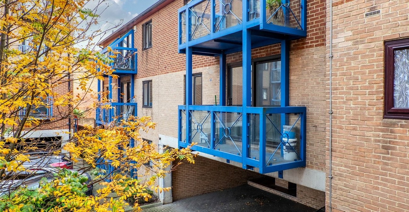 2 bedroom property for sale in West Street | Robinson Michael & Jackson