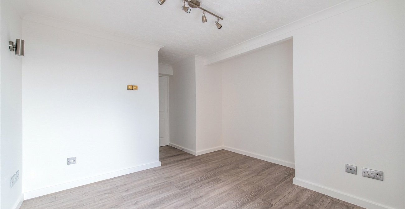 2 bedroom property for sale in West Street | Robinson Michael & Jackson