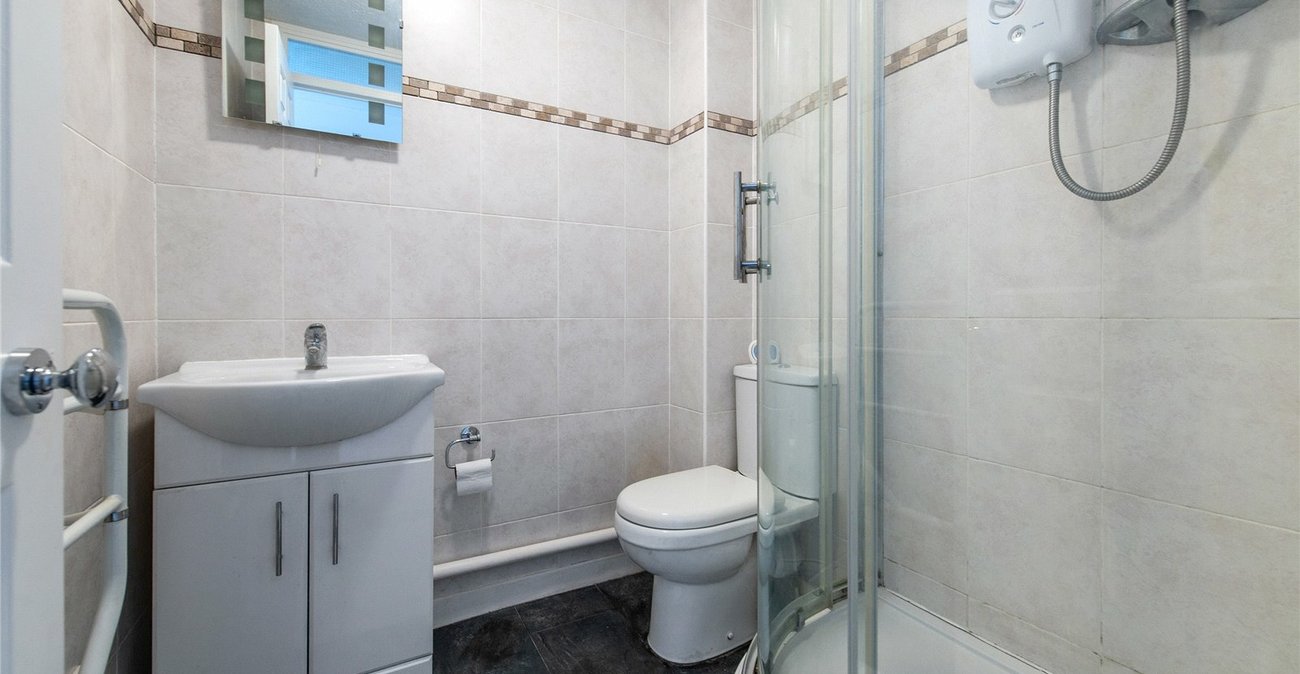 2 bedroom property for sale in West Street | Robinson Michael & Jackson