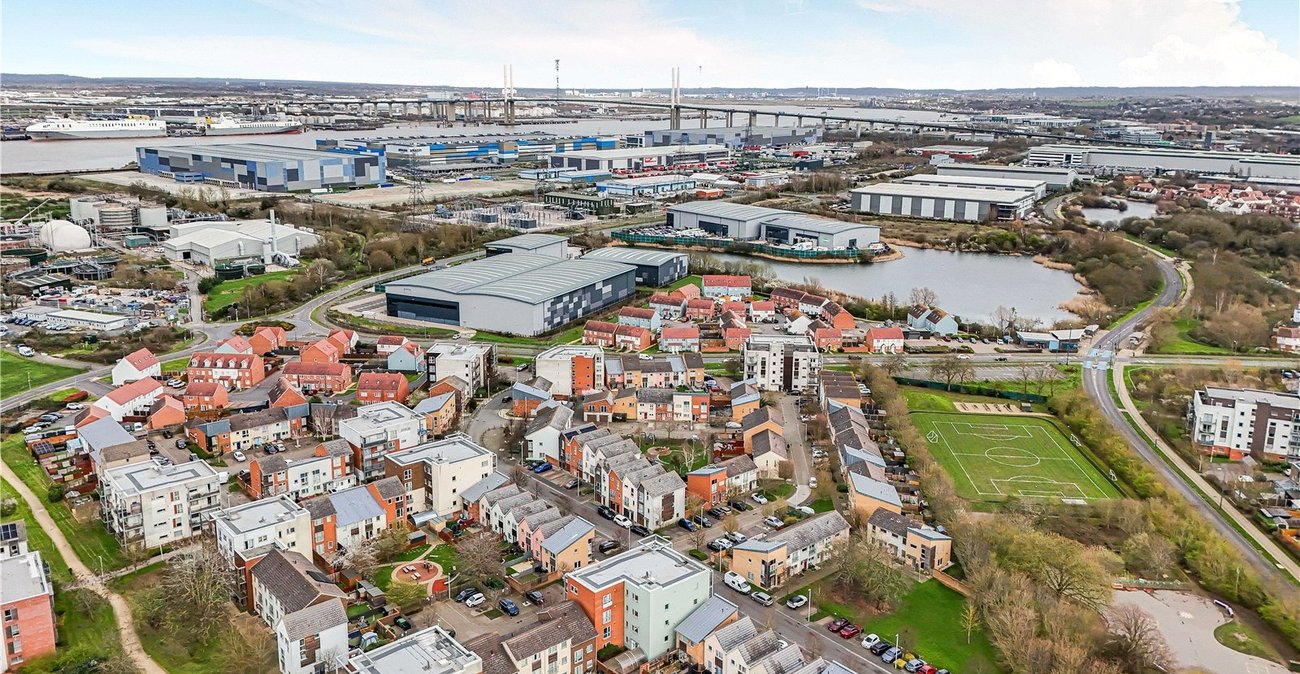 2 bedroom property for sale in Dartford | Robinson Jackson