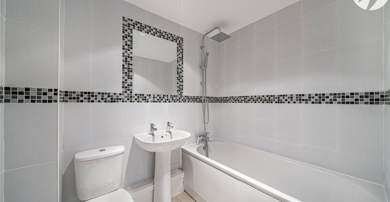 2 bedroom property for sale in Dartford | Robinson Jackson