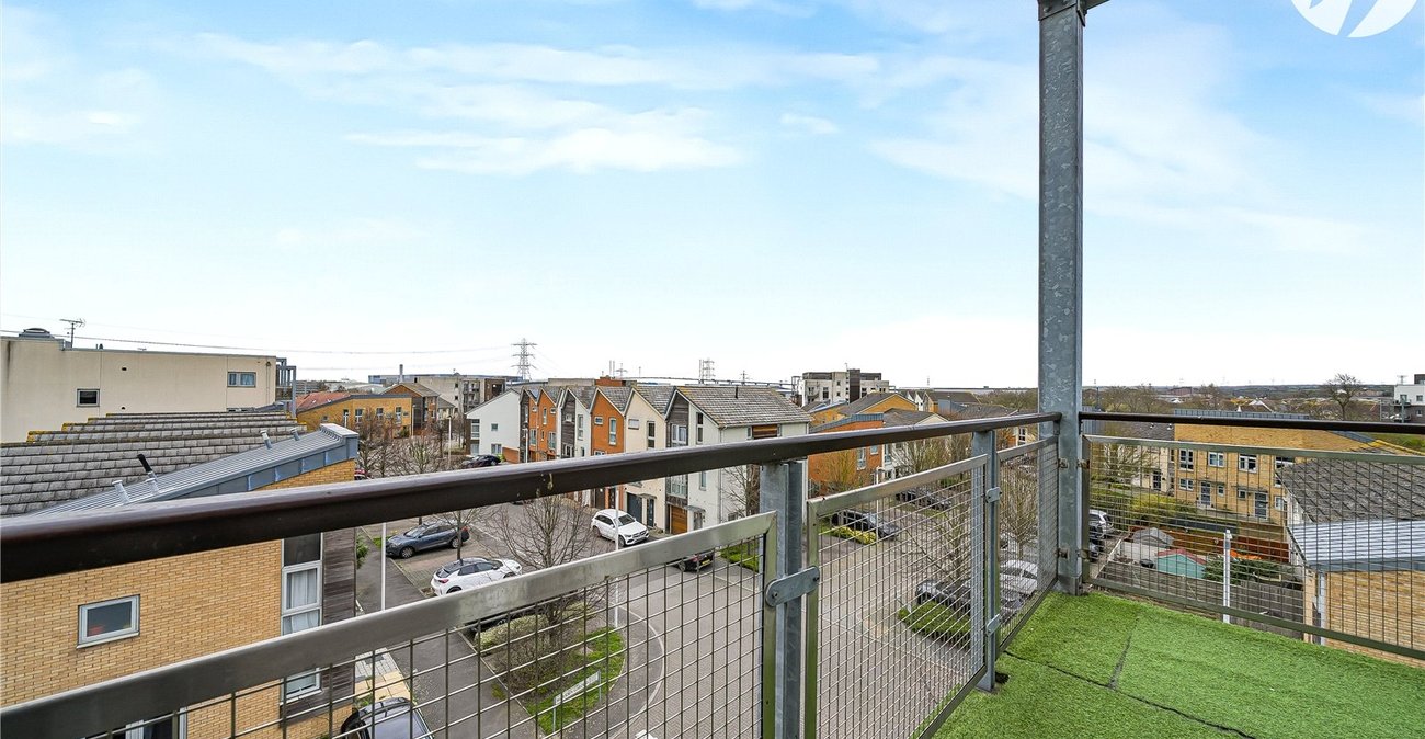 2 bedroom property for sale in Dartford | Robinson Jackson