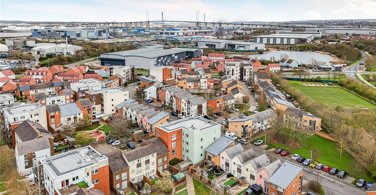 2 bedroom property for sale in Dartford | Robinson Jackson