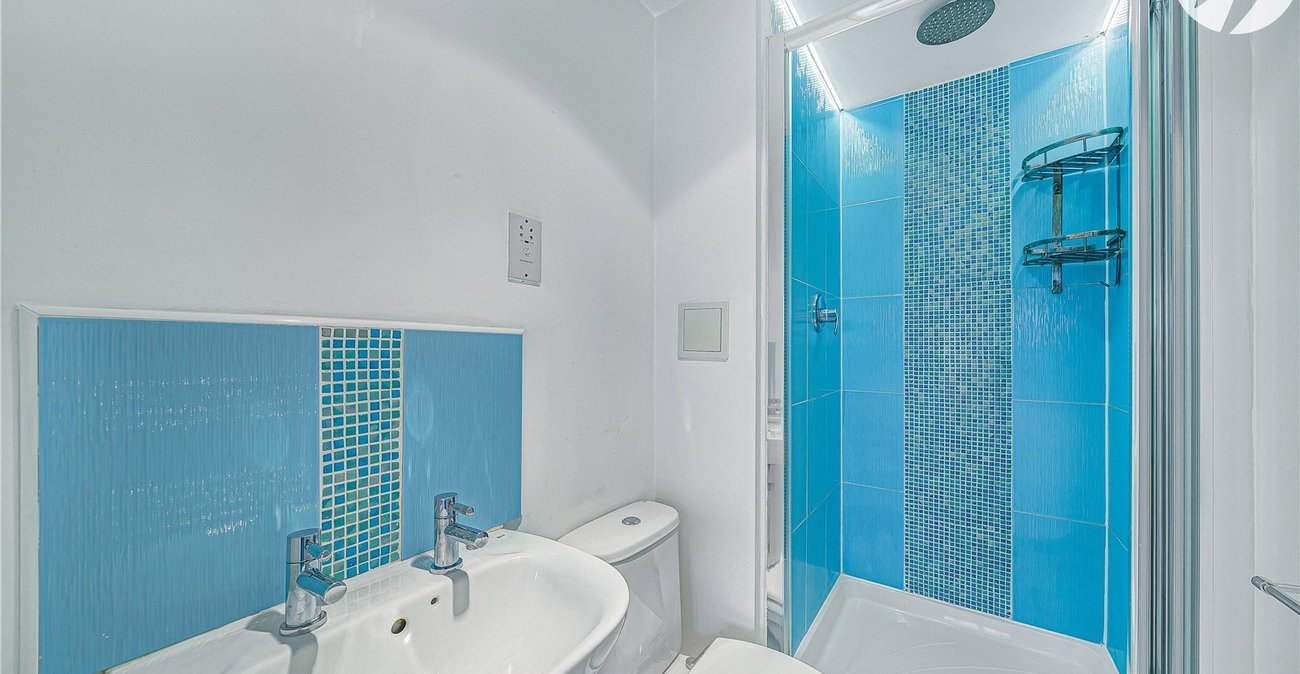 2 bedroom property for sale in Dartford | Robinson Jackson