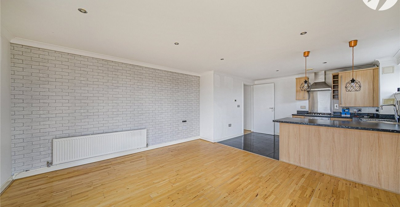2 bedroom property for sale in Dartford | Robinson Jackson