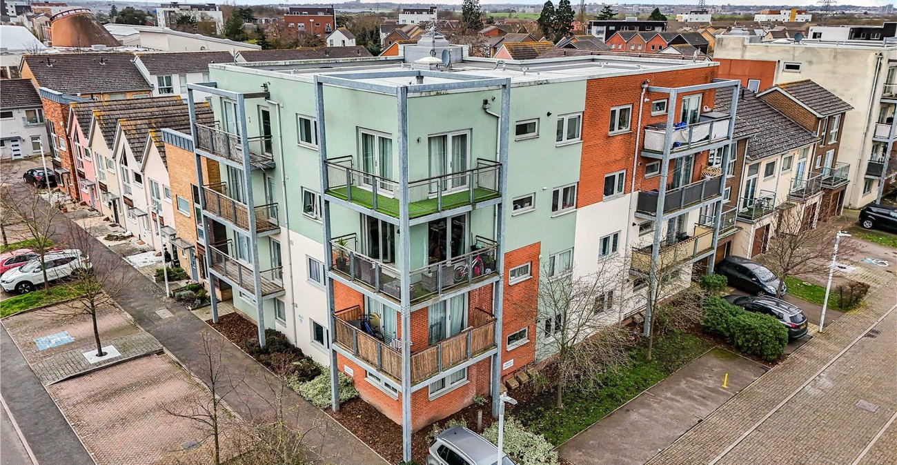 2 bedroom property for sale in Dartford | Robinson Jackson